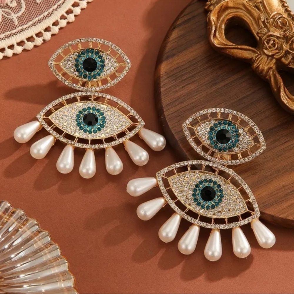 NEW! Elegant Gold and Pearl Eye Earrings 🧿 A3-129